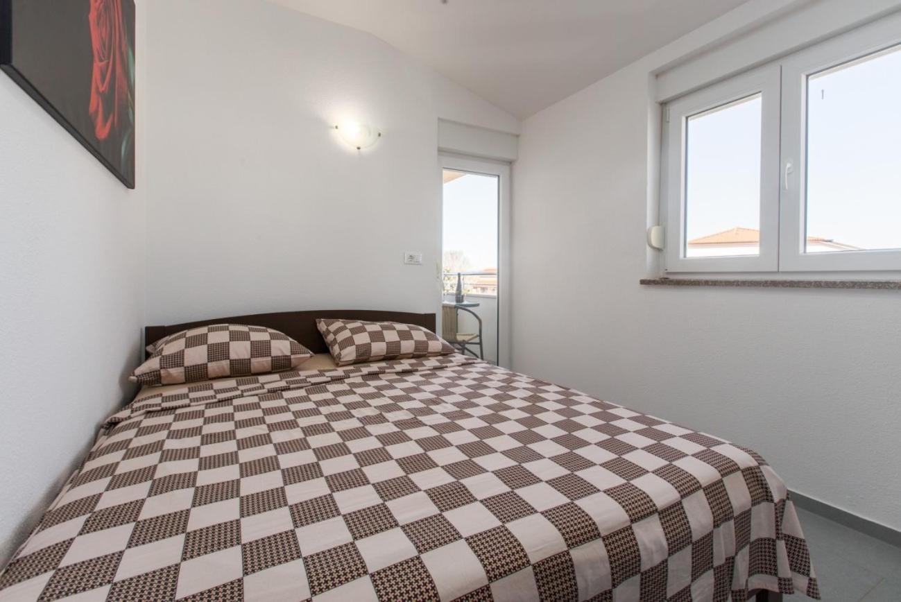 Villa Vita Apartments & Studios With Common Pool Valbandon Exterior foto