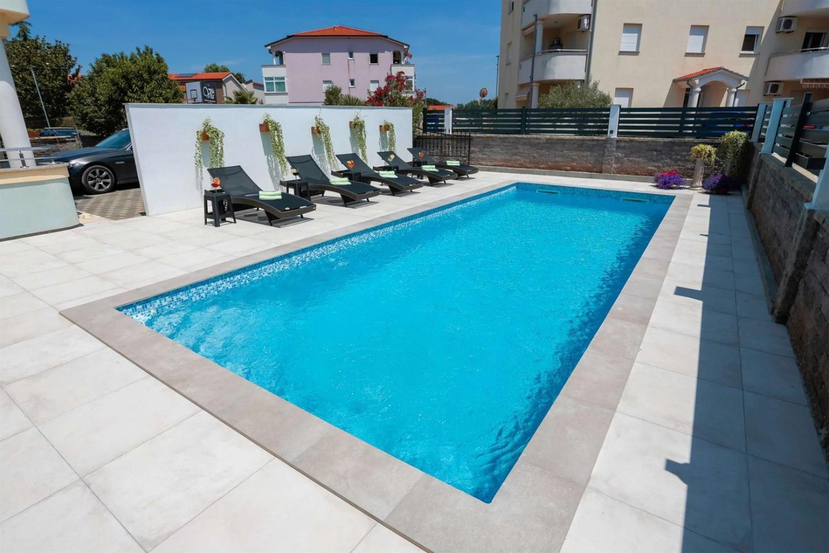 Villa Vita Apartments & Studios With Common Pool Valbandon Exterior foto